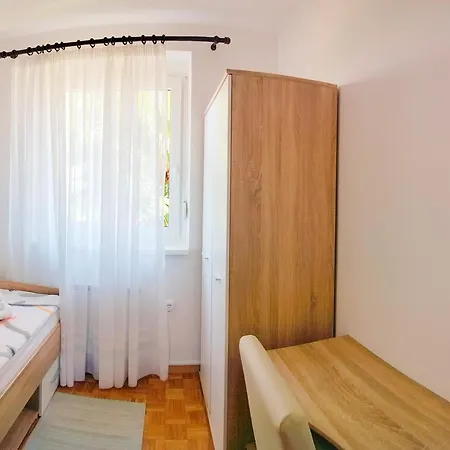 Apartma Breza *